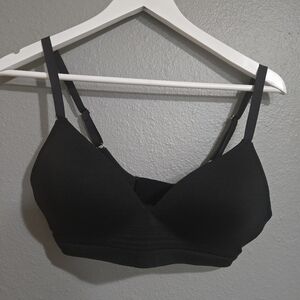 Joyspun Seamless Light Lift Black Bra Size Medium
